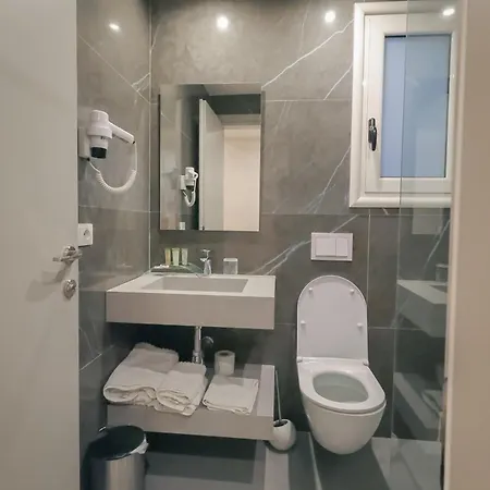 Hotel The Real Sea View Vlorë
