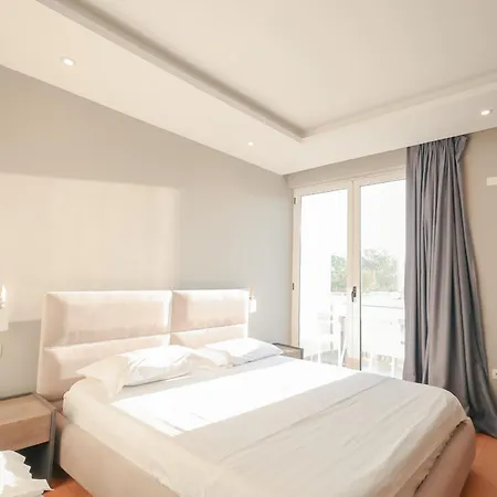 The Real Sea View Hotel